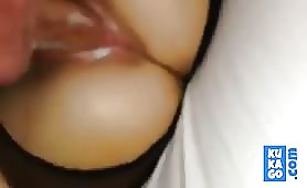 Ragazza creme sul grosso cazzo di un amico