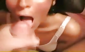 Una milf tedesca arrapata che succhia e riceve i morsi della bocca