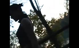 esibizionista rimorchiata al parco