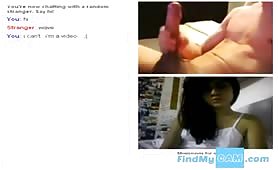 ragazzo dotato si succhia da solo il cazzo