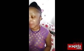 Chabine culo grosso indiano occidentale dita e twerked