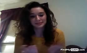 ragazza timida in cam