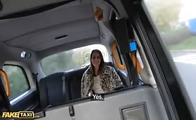 kessica Jey esibizionista sesso in taxy