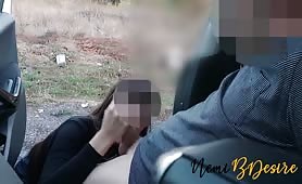Scopata dal collega in auto nel boschetto