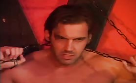 Valentine Demy, pornostar pisana inculata in orgia porno bondage