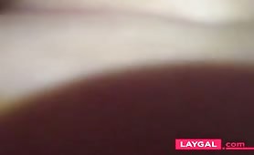 Ragazza riempita di sperma da un ragazzo giovane
