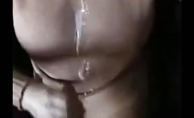 Coppia tedesca – Raccolta di sborrate sulle tette grosse