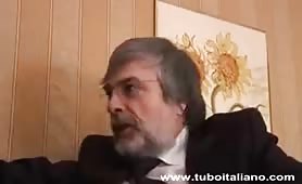 Jessica Arienti figlia porca pompino allo zio mentreil padre guarda